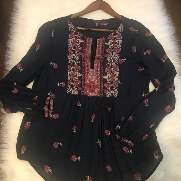 LUCKY BRAND Womens Blouse Sz Medium Navy Paisley Peasant-Style LS Tassel EUC - Picture 3 of 8